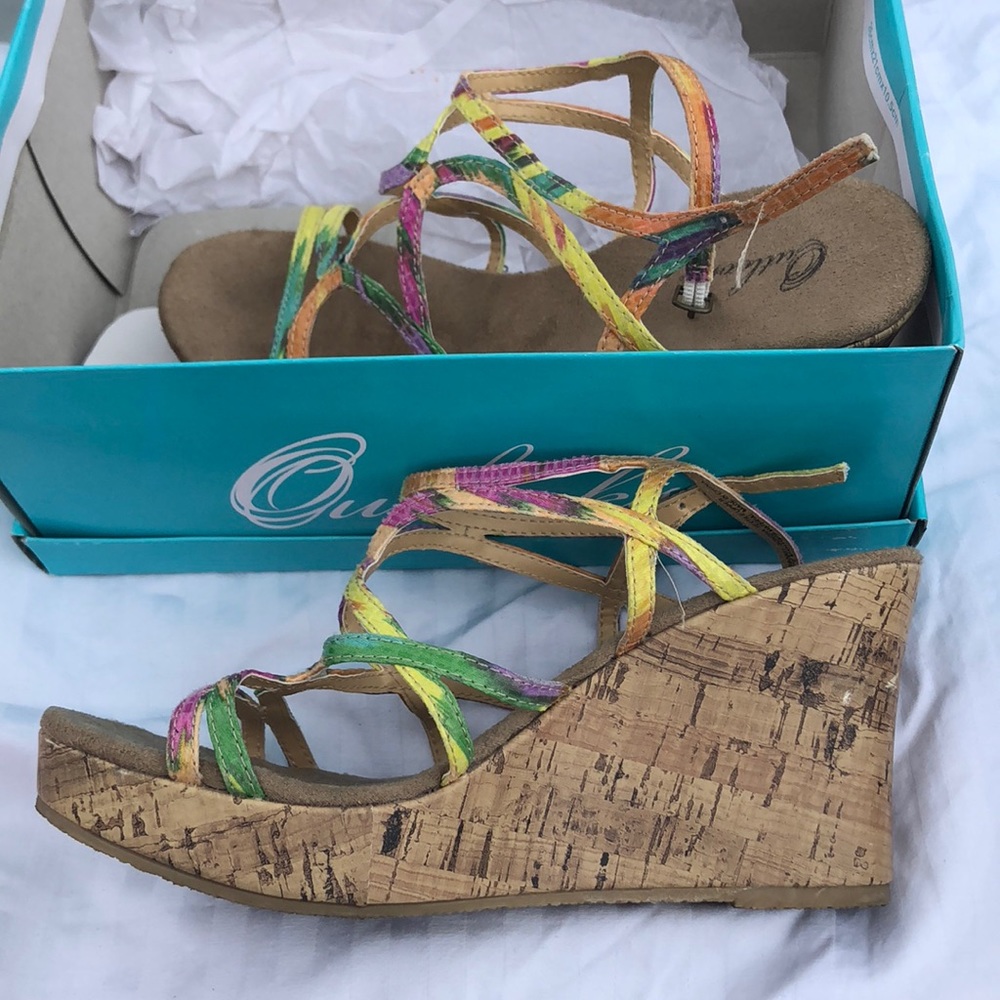 Sondra- yellow/multi color wedges. $15